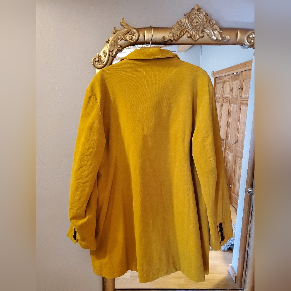 LUII Yellow Courdery Double Breasted Coat - Picture 8 of 8